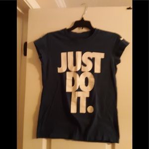 Women’s Sleeveless Nike shirt